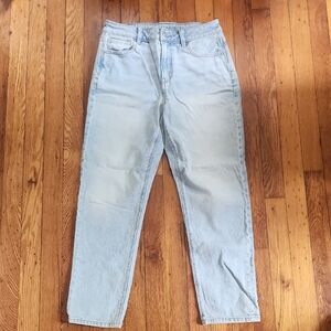 Striaght Leg Mom Jean